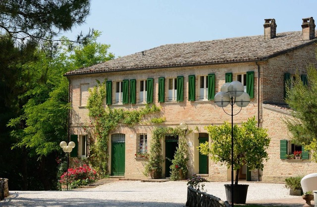 Exclusive villa for 15 people with swimming pool 15 km to the sea