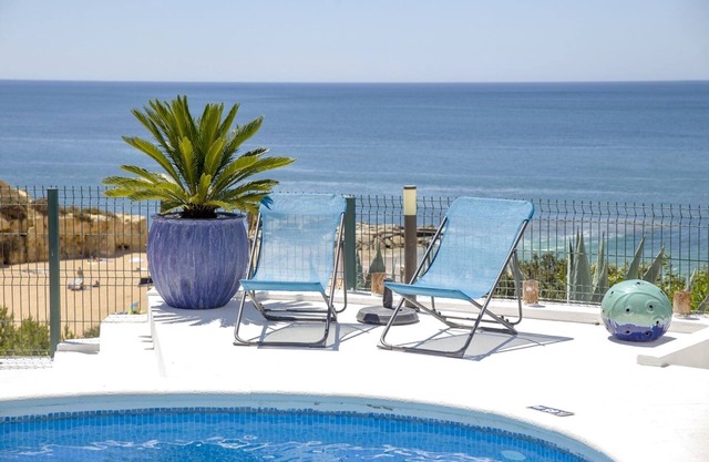 Exclusive and luxurious villa in front of the sea in Albufeira, private access