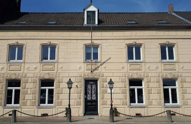 Exclusive authentic mansion (16p) near Maastricht