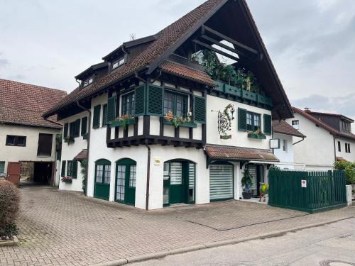 Exclusive FWO mit kleinem beheizbarem Pool zum Schwimmen und Massieren