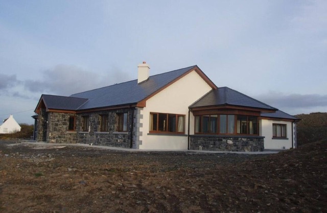 Exclusive new 3000 sq. foot vacation home with spectacular ocean views