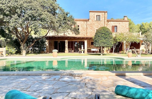 Exclusive New Country Finca with Large Saltwater Pool, close to the Vall d´Or Golf !
