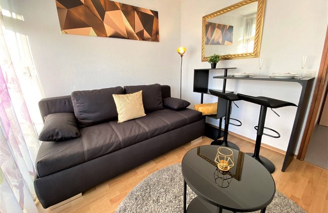 EXCLUSIVE Studio in BEST LOCATION +NETFLIX +BOXSPRING-SofaBed