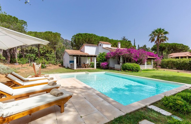 Exclusive villa Santa Margherita di Pula 3 bedrooms 2 bathrooms sports area beach