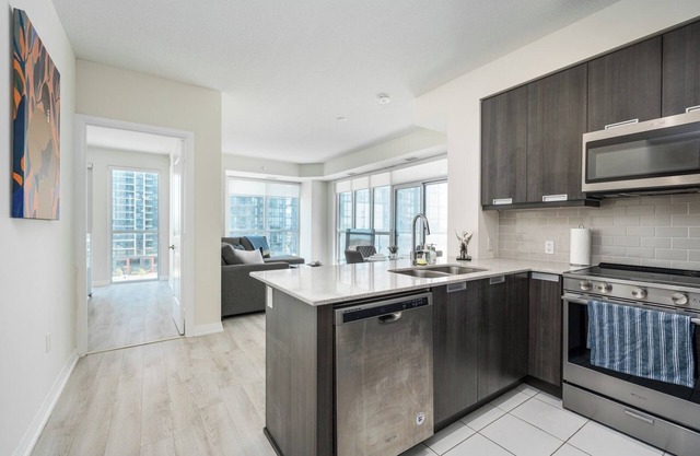 Executive 2BR-2Bath, Parking, Breathtaking View
