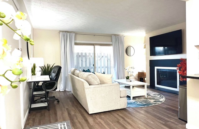 Executive Condo: King primary en-suite! A part of the Uptown Collective Suites