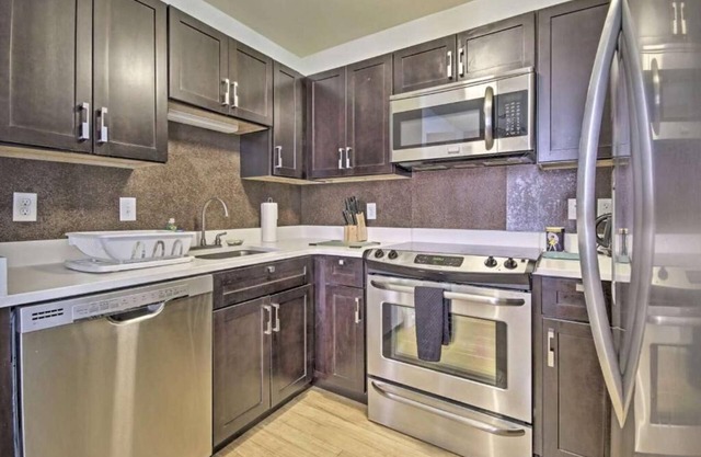 Executive furnished rentals at Light St