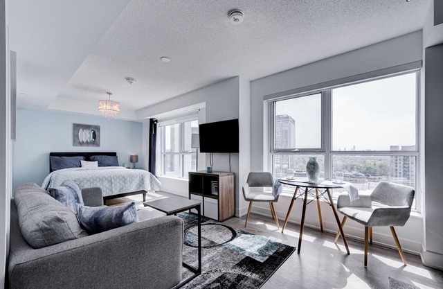 Executive Hotel-style Living on Bloor West, Toronto