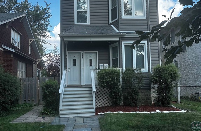 EXECUTIVE HOUSING fully furnished with utilities included!