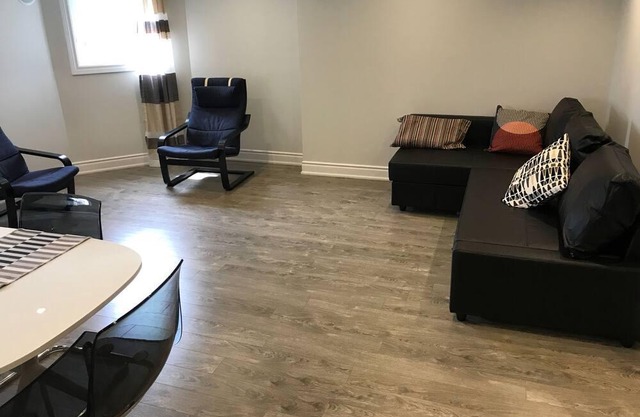Executive Independent Cozy Basement Apartment with 2 BR, 2 WR, Kitchen, Sofabed