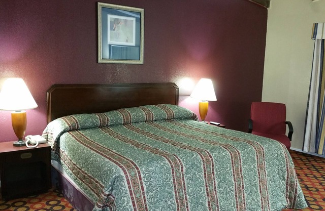 Executive Inn and Suites Waxahachie