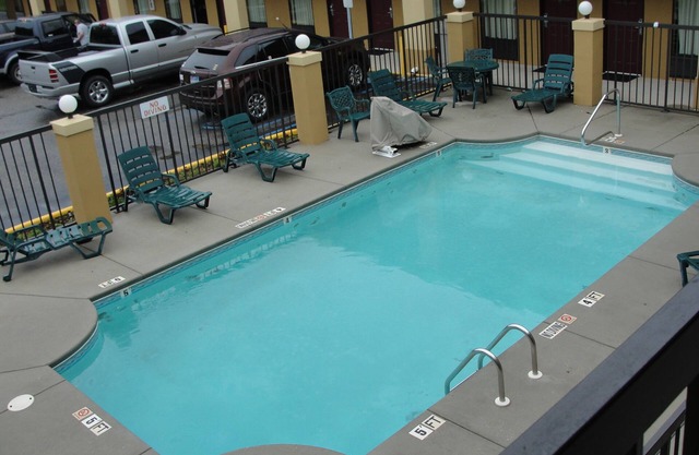 Executive Inn Opp