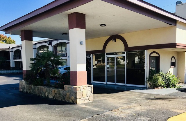 Executive Inn