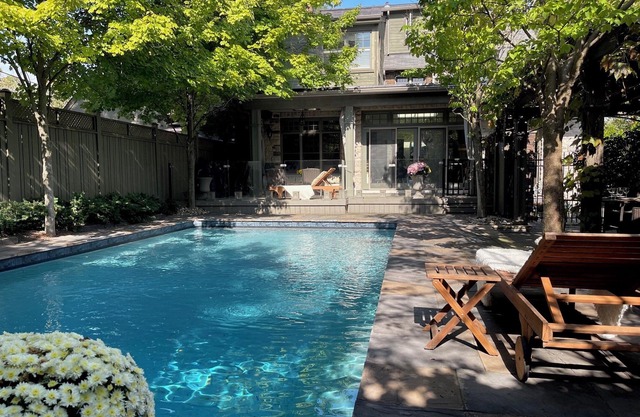 EXECUTIVE KINGSWAY HOME WITH BACKYARD OASIS + POOL