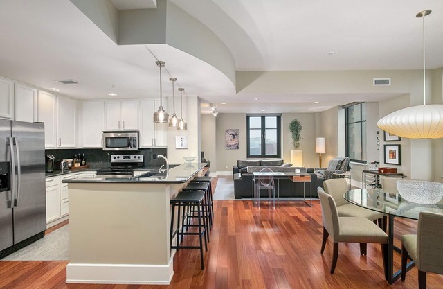 Executive style condo on the strip