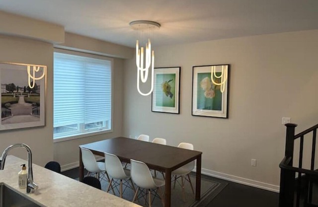 Executive Townhouse on a Ravinenn