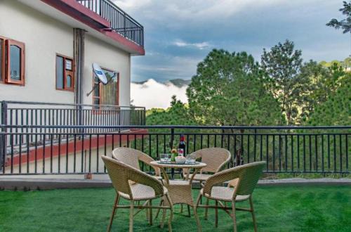 Exotic Stays I The Pine Trails I Serviced Apartments I Toy Train View I Best Seller I Guaranteed Best Price I Kasauli