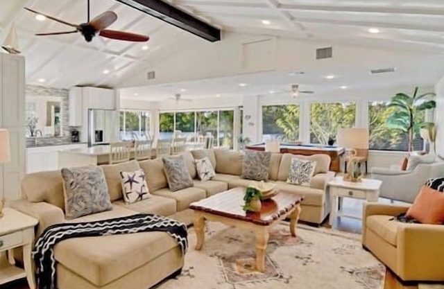 Exotic Water Front Getaway! Sleeps 14