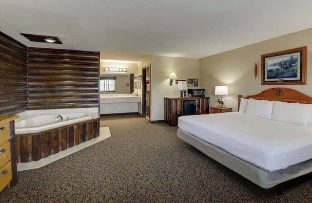 Expanded King w/Whirlpool & Free Breakfast! Stoney Creek Columbia