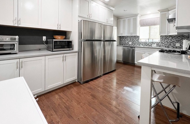 ~Expansive Dream Home - 15 mins from Disneyland~