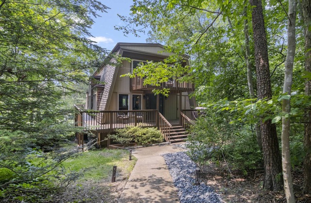 Experience nature in your cozy retreat near Shenandoah Valley and Bryce Resort
