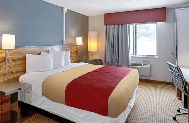 Experience our inviting Studio in Clinton, IA - where your ideal rental awaits.