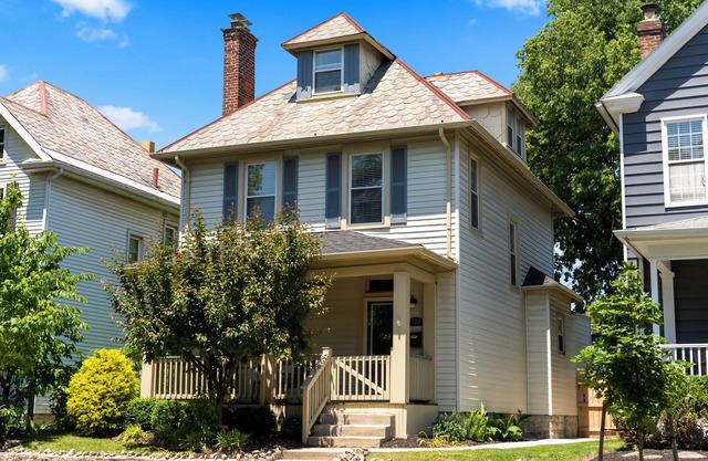Experience the charm of Hemingway's Hideaway, nestled in the vibrant Merion/German Village.