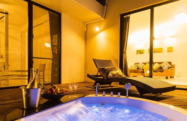 Experience the open Asian x Okinawa style on the t / Nakagami-gun Okinawa