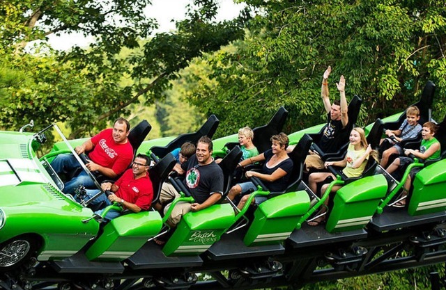 Explore Busch Gardens w/animals and rides! Stay at a nearby 2BDR townhome soon