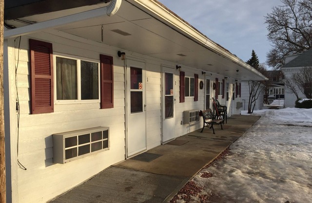 ⭐️Explore Rural Village on Foot! From a Unique Oasis with Dozens of Amenities!⭐️