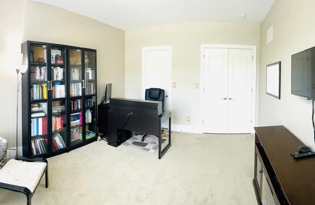 Exquisite 4 BDR Home with Office and Parking near Lake Wilcox