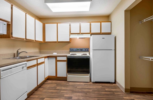Extended Stay America Suites Indianapolis West 86th St