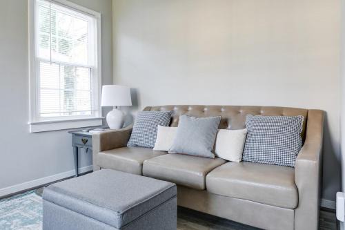 Extended Stay! The Sunny Cottage at Byrd Park!