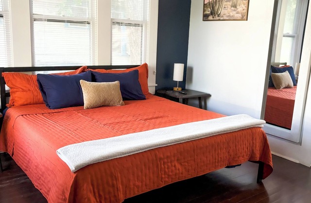 Extended Stays Welcome! nNear SouthTown/Downtown San Antonio