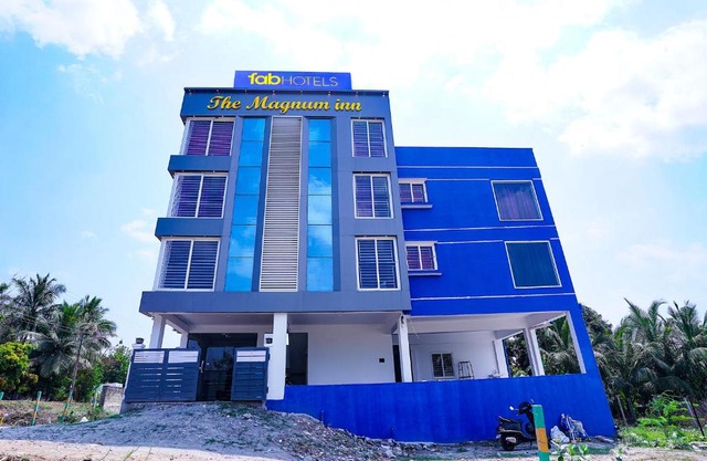 FabExpress The Magnum Inn