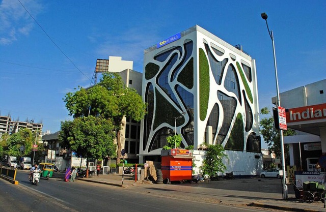 FabHotel Prime White Cloud