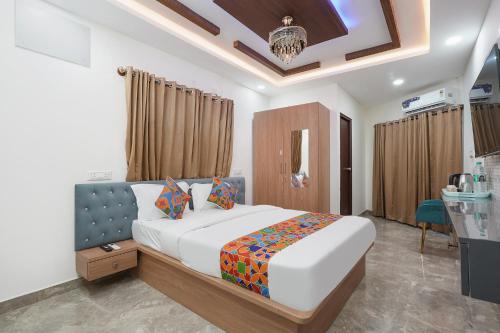 FabHotel Royal Suites I