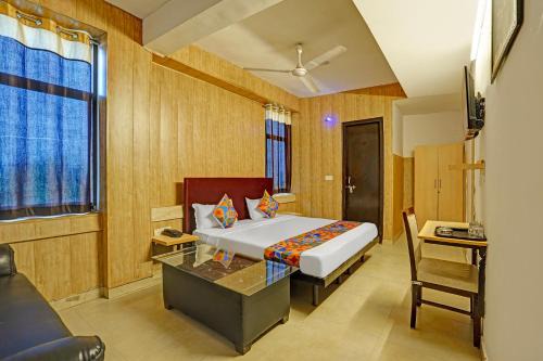FabHotel Vasundhara Grand