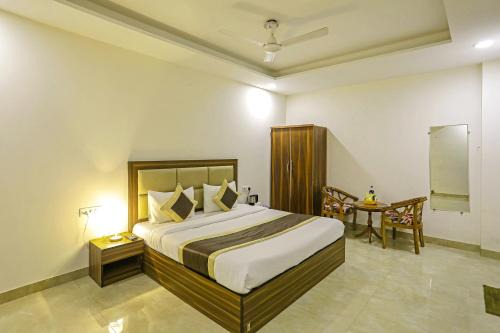 FabHotel White House BNB - Nr Yashobhoomi Convention Centre