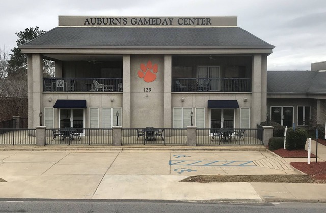 FABULOUS Condo Unit - Closest to AU Stadium, Arena & Plainsman Park!