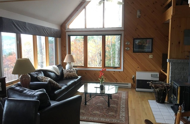 Fabulous, panoramic views from 3 levels in lovely home! Access pools/Rec ctr