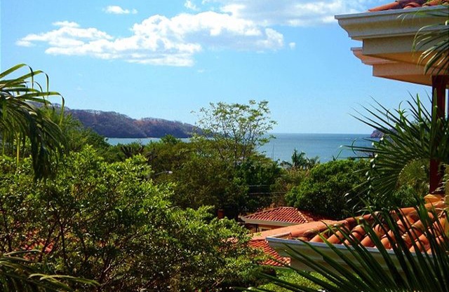 Fabulous Spacious Villa Only Steps Away from the Beach!