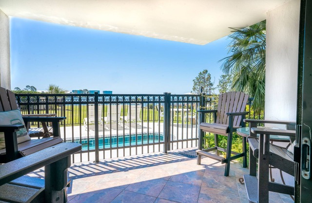 FABULOUS view, 1st floor access, conveniently located, PRIVATE!