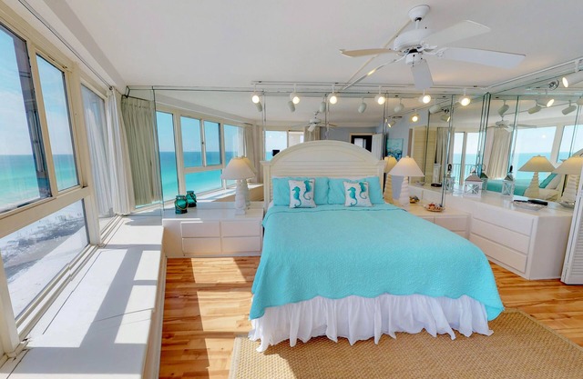Fabulous views! Beachfront Unit! 4135 BS1