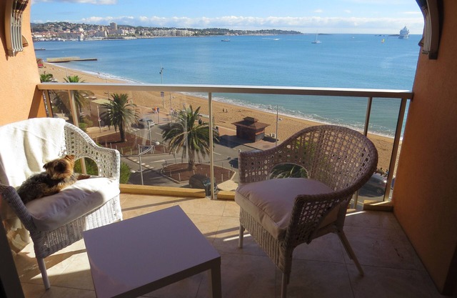 FACING THE BEACH - 8 pers- CLIM- LINGE- WIFI - GARAGE