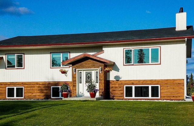 Fairbanks Alaskan Abode ~ 1 Mile to Pioneer Park!