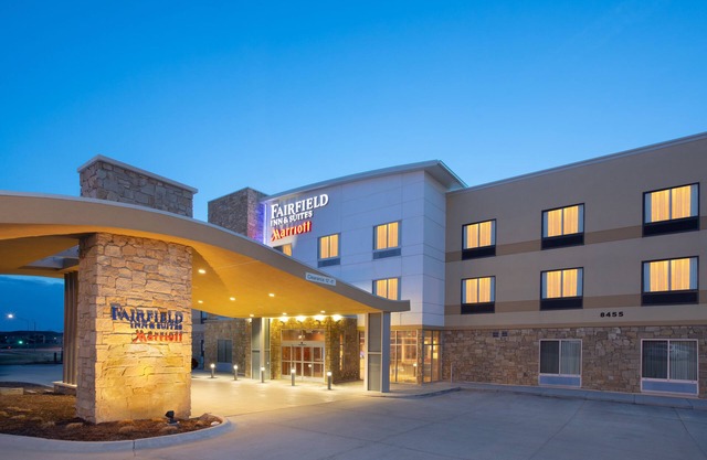 Fairfield Inn & Suites by Marriott Lincoln Southeast