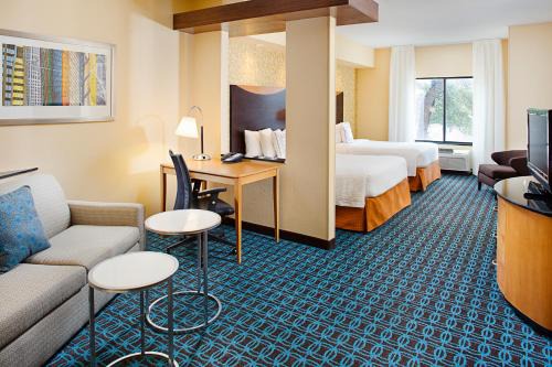 Fairfield Inn & Suites by Marriott San Antonio SeaWorld/Westover Hills