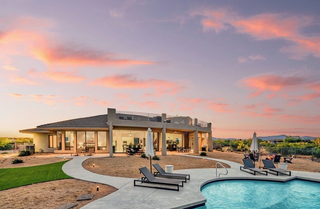 Fallbrook by AvantStay | Secluded Home on 40acres w/Pool, Rooftop & Trails!