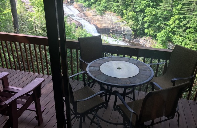 FALLING WATERS ~ 2b/2b SPECTACULAR VIEW HANGING OVER FALLS, UPSCALE FURNISHINGS.